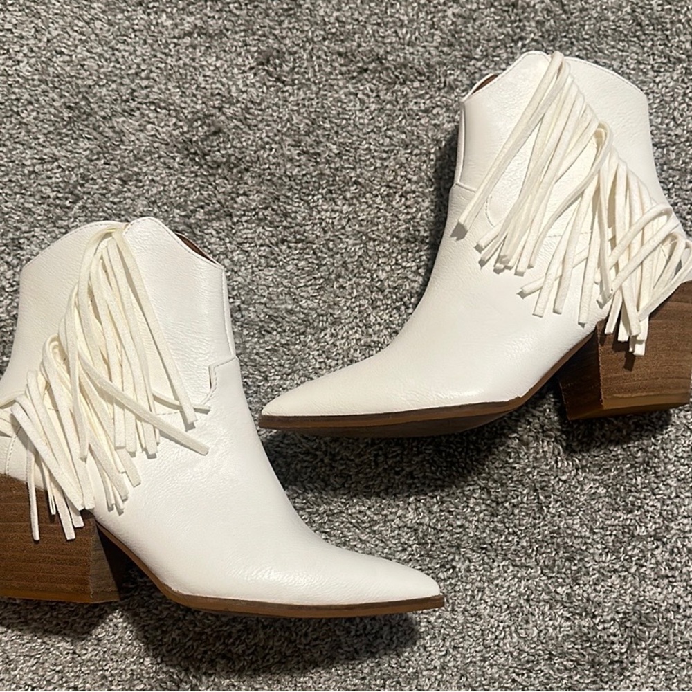 ALTAR’D STATE White Fringe Ankle Boots